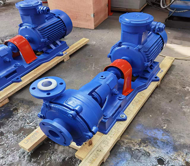 Corrosion-resistant and wear-resistant mortar pump
