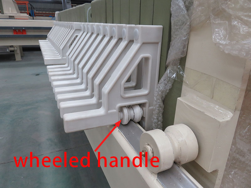 wheeled handle