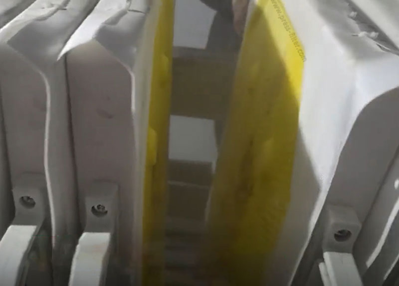 unloading filter cake